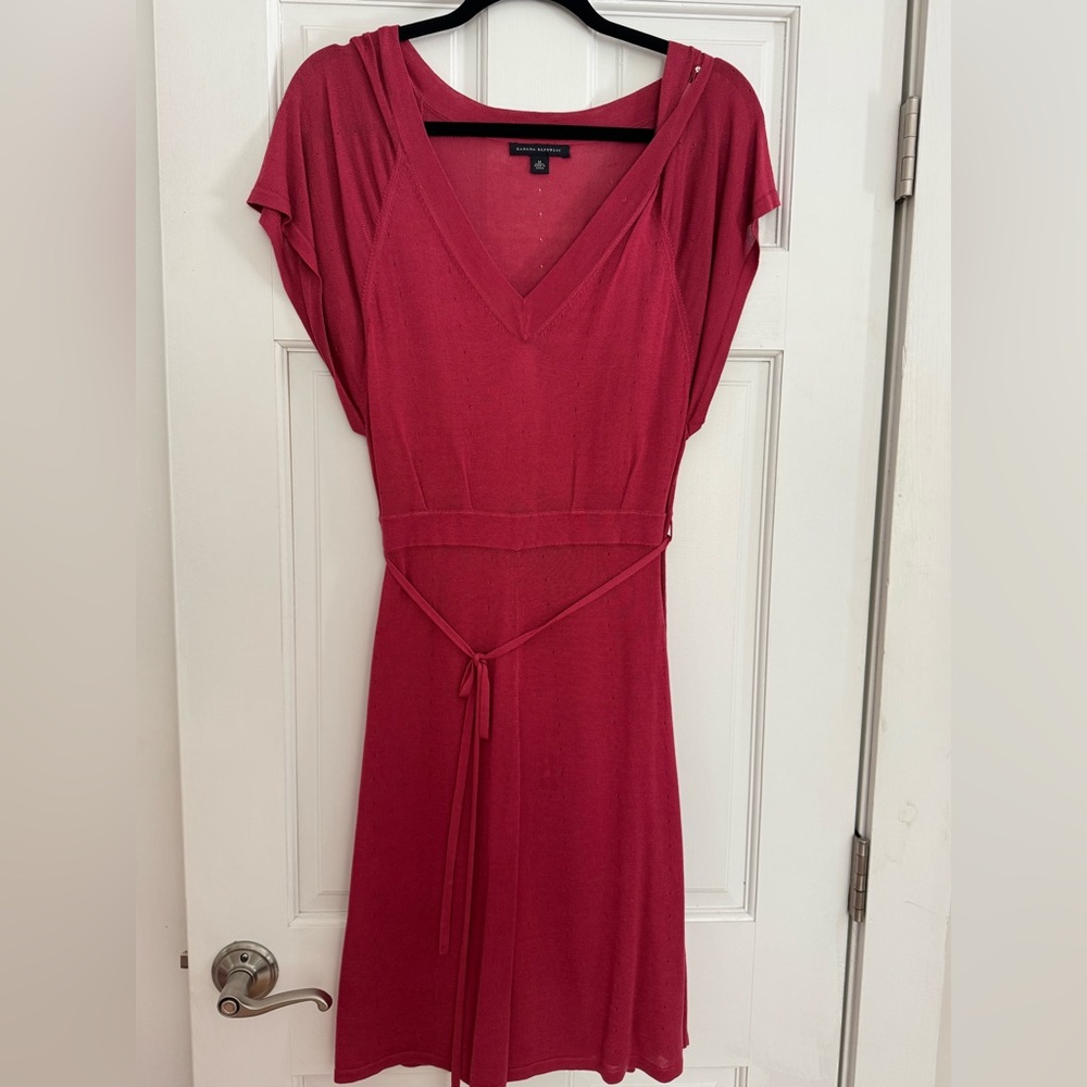 Banana Republic V-Neck Short Sleeve Midi Dress in Deep Raspberry